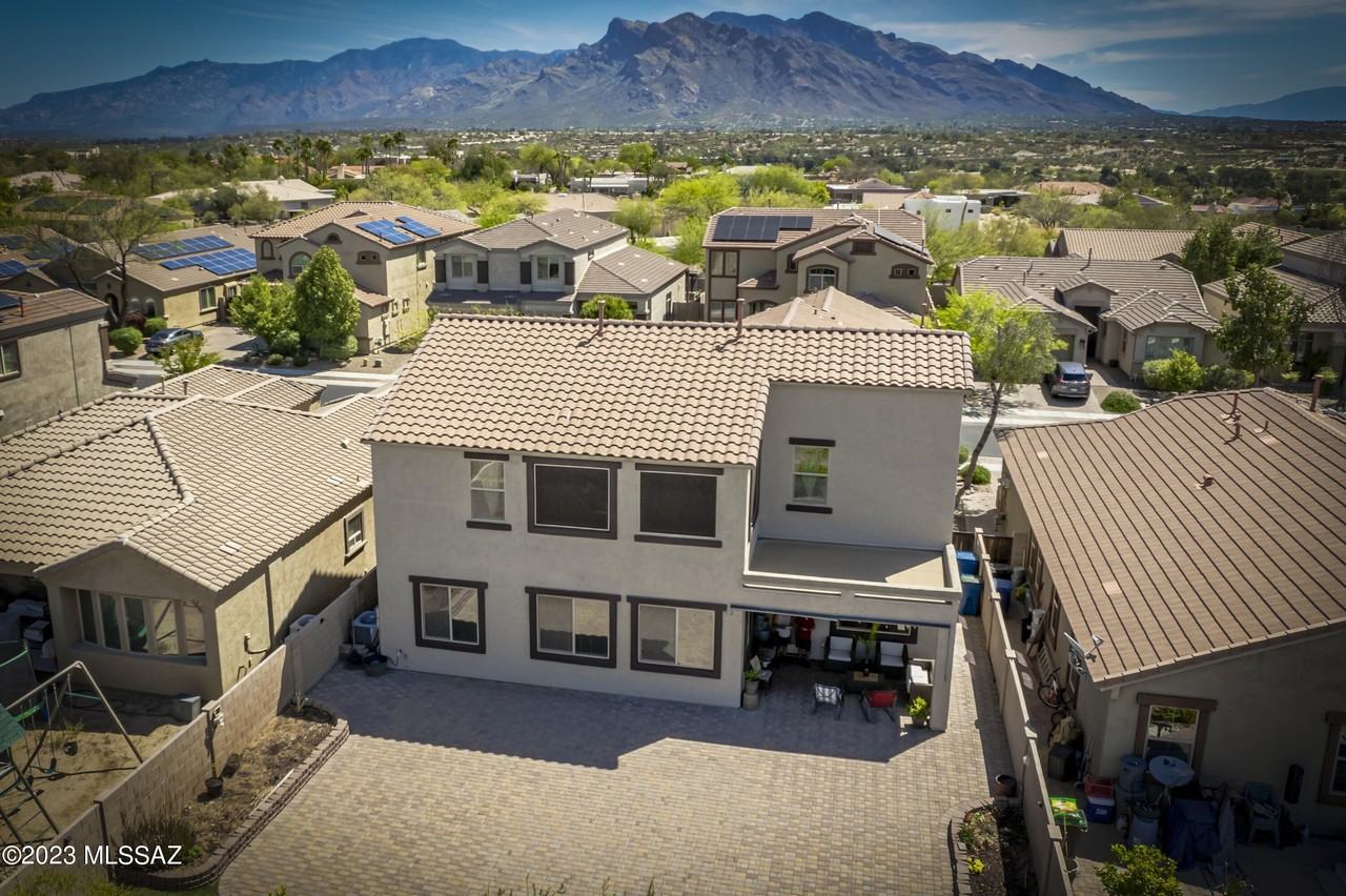 8479 N Gaetano Loop - Photo 3 of 27
