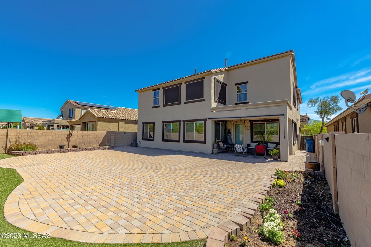 8479 N Gaetano Loop - Photo 4 of 27