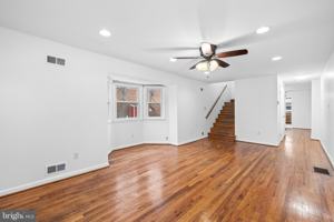 featured image of 1437 Towson St