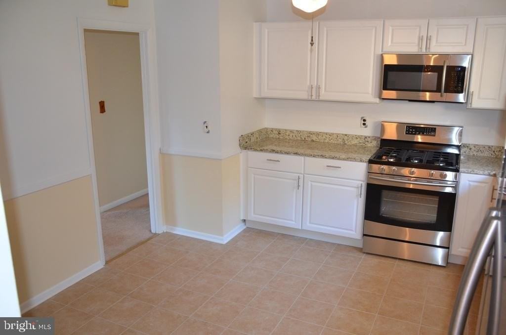 9210 Maple Rock Dr - Photo 4 of 15