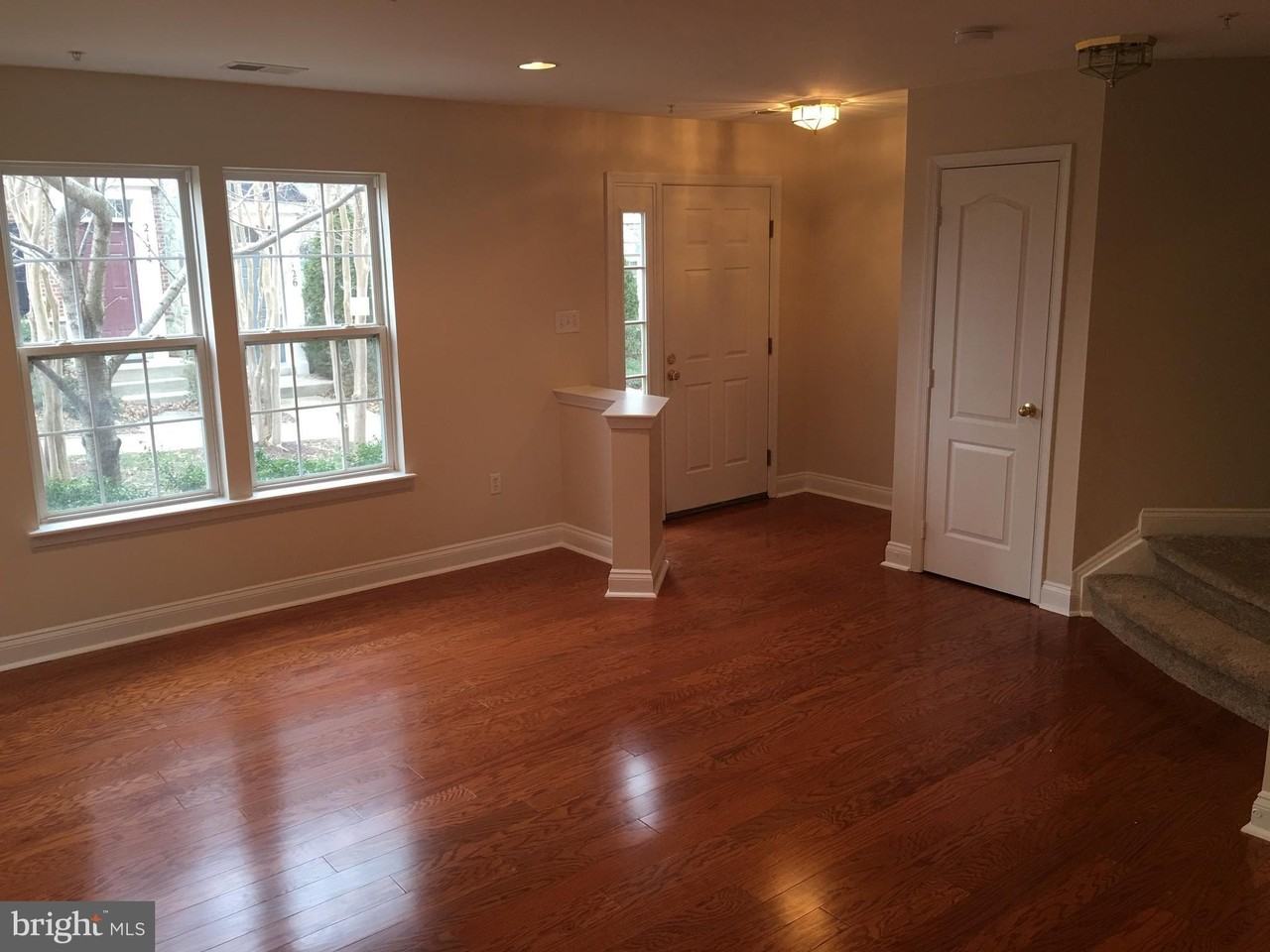 2122 Darcy Green Pl - Photo 2 of 18