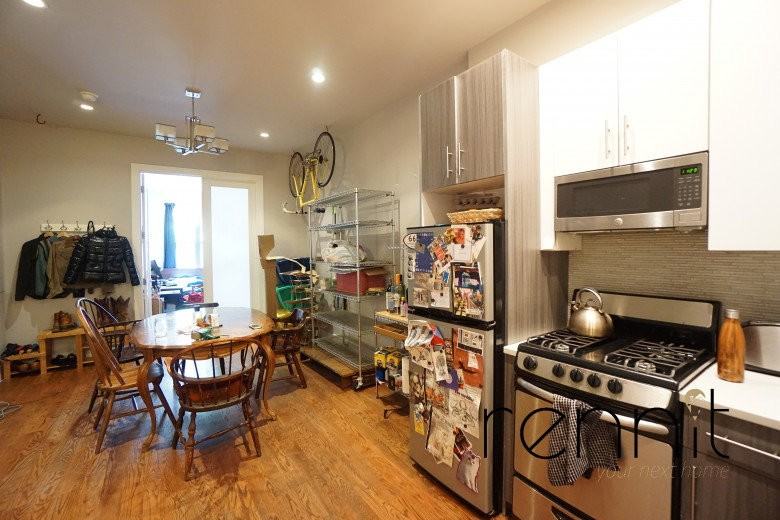 914 Hart St #1R - Photo 3 of 8