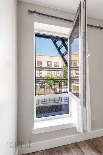 Bedford Ave #C - Photo 3 of 8