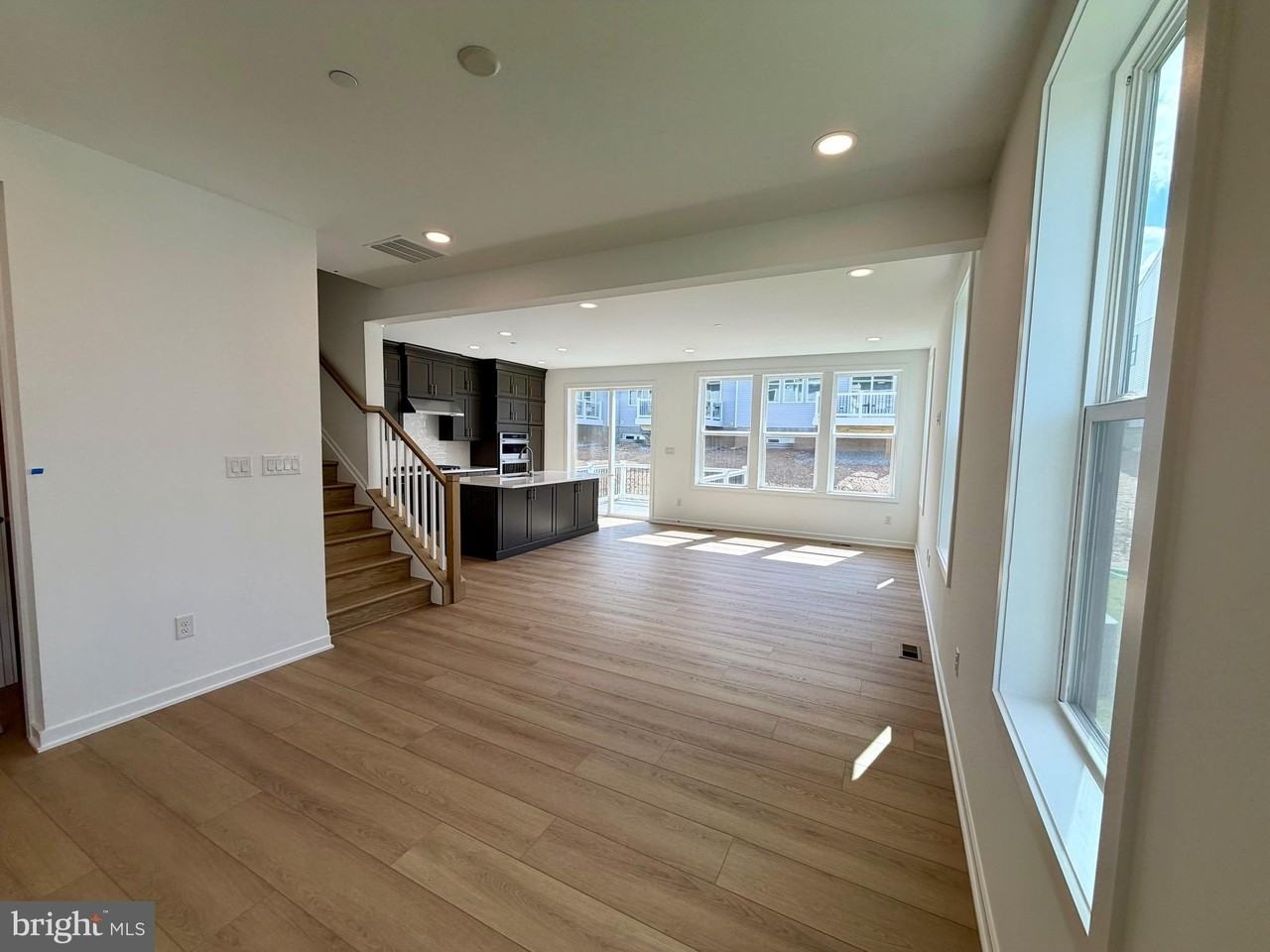 517 Anfield Rd - Photo 3 of 20