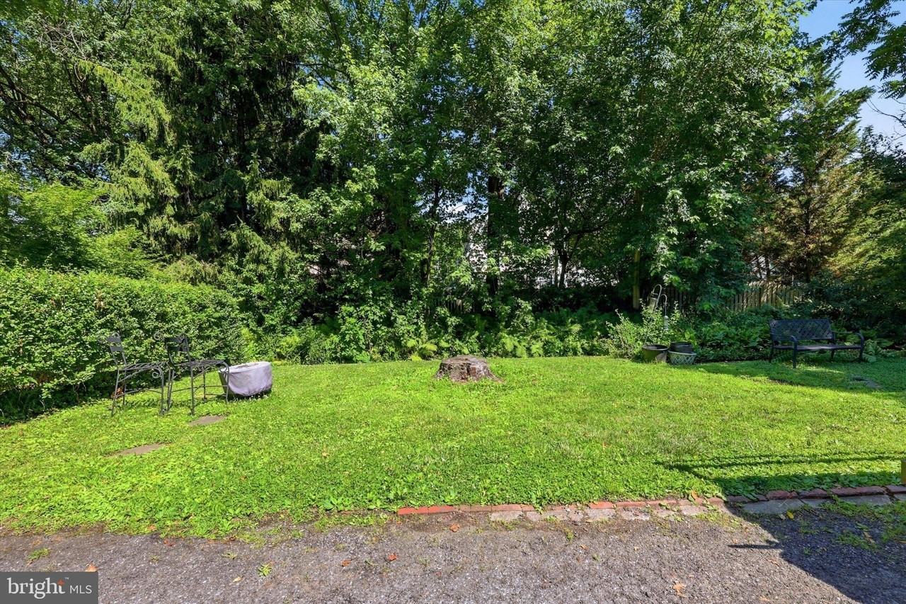 107 Plant Ave - Photo 2 of 15