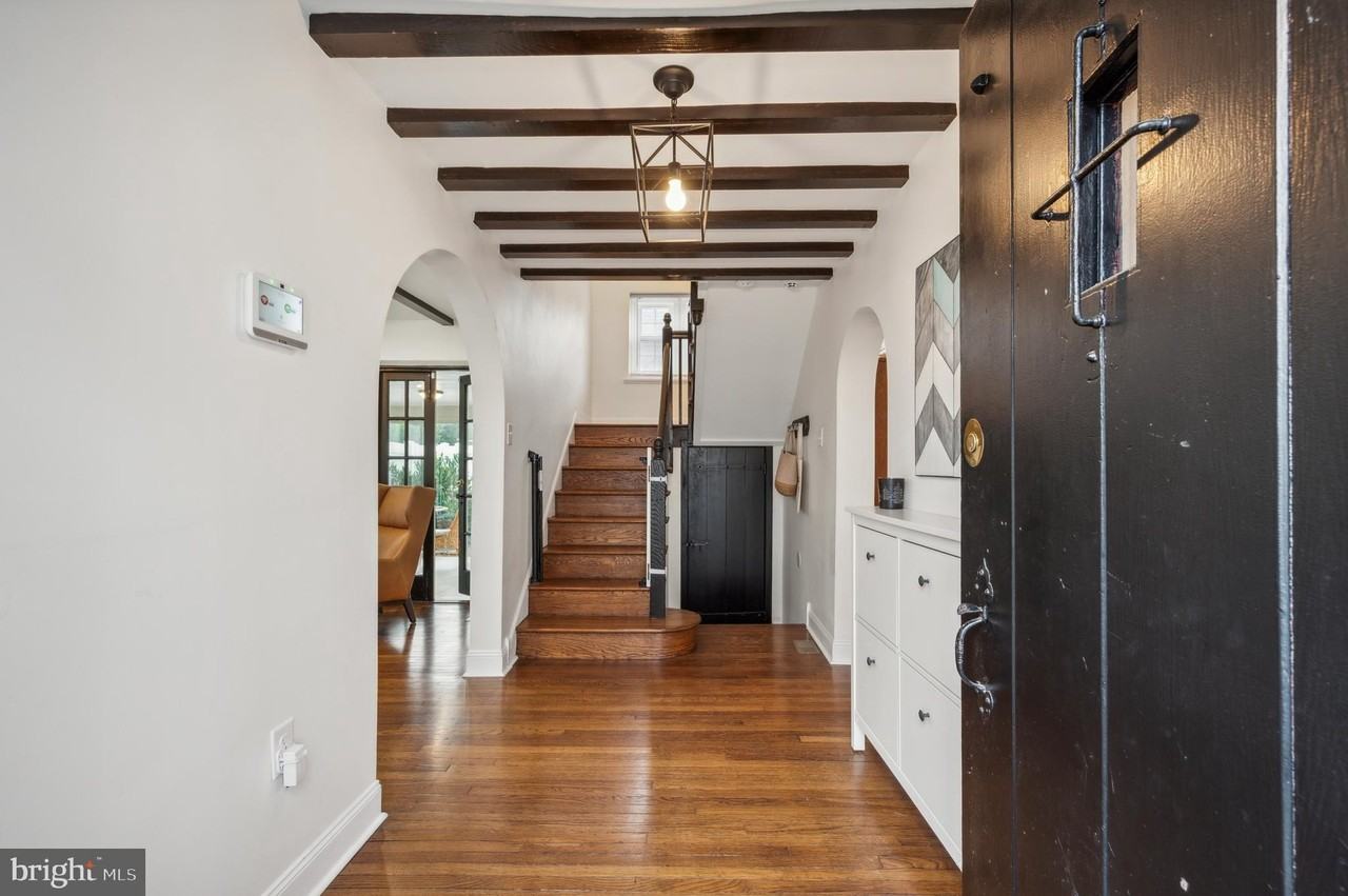 504 Gainsboro Rd - Photo 3 of 24