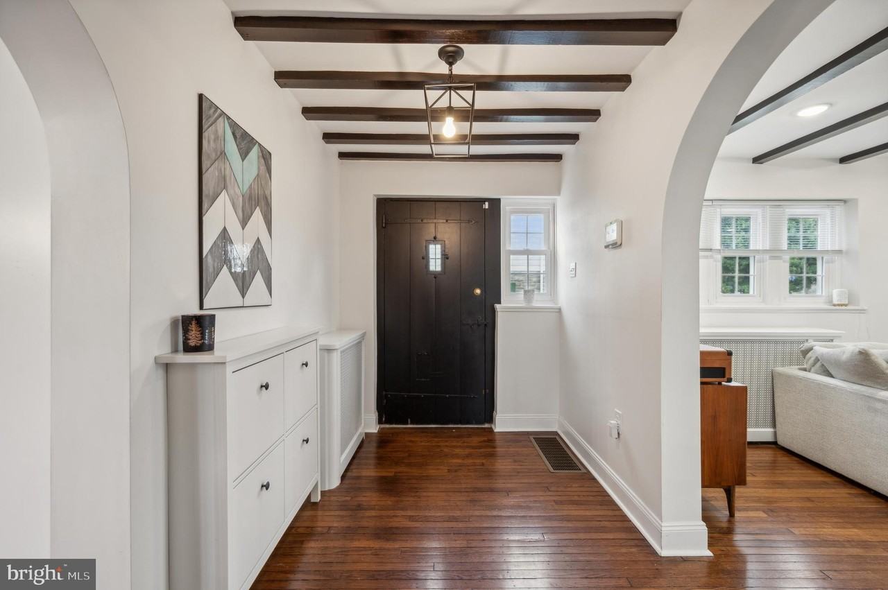 504 Gainsboro Rd - Photo 4 of 24