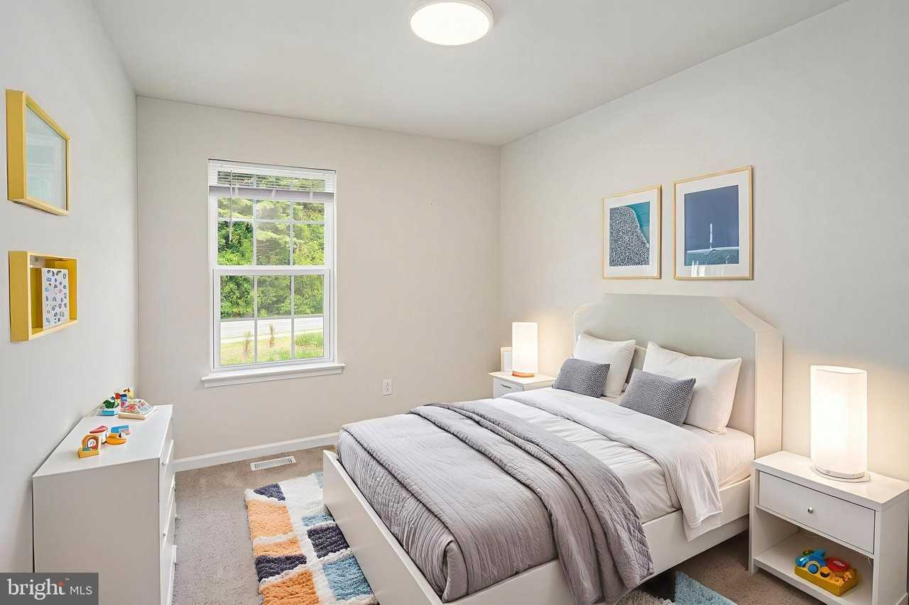 1143 Martin Rd - Photo 6 of 35