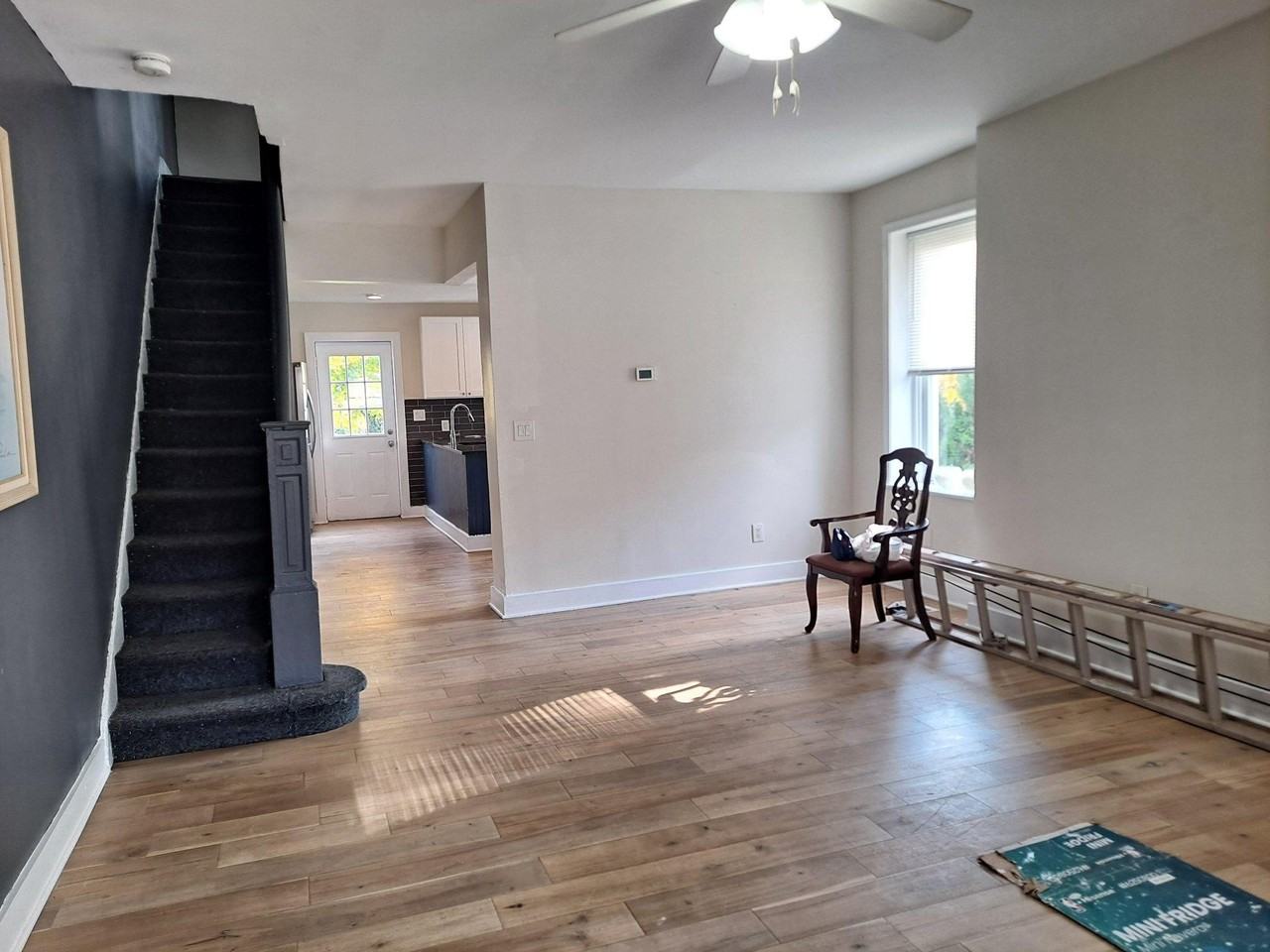 1100 Green St - Photo 4 of 31