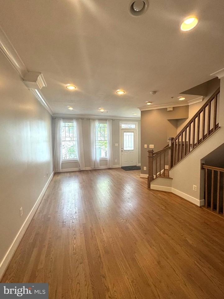 1322 N Danville St - Photo 5 of 26