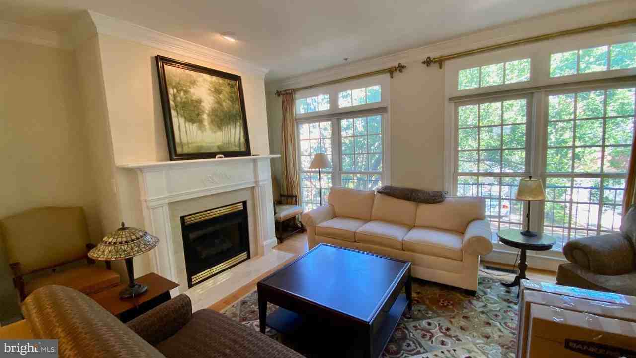7449 Carriage Hills Dr - Photo 3 of 24