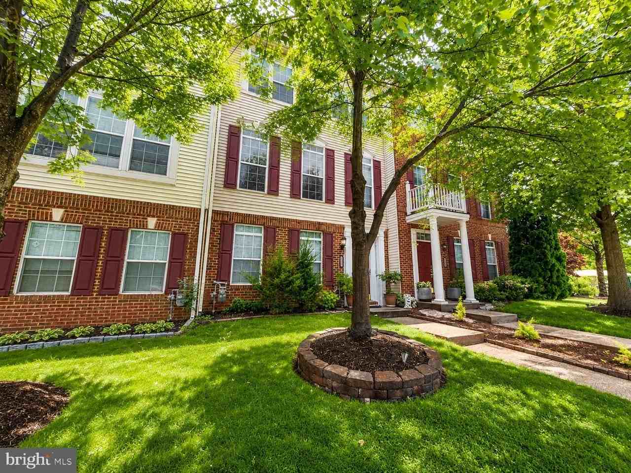 20227 Seneca Sq - Photo 2 of 28