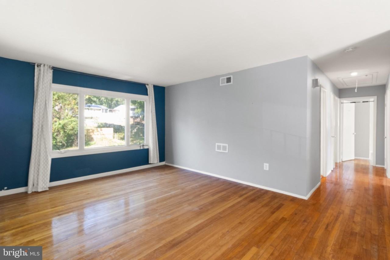 14815 Empire St - Photo 3 of 28