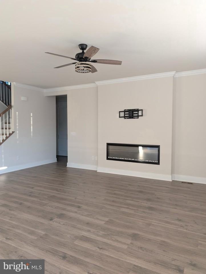14972 Walter Robinson Ln - Photo 3 of 7