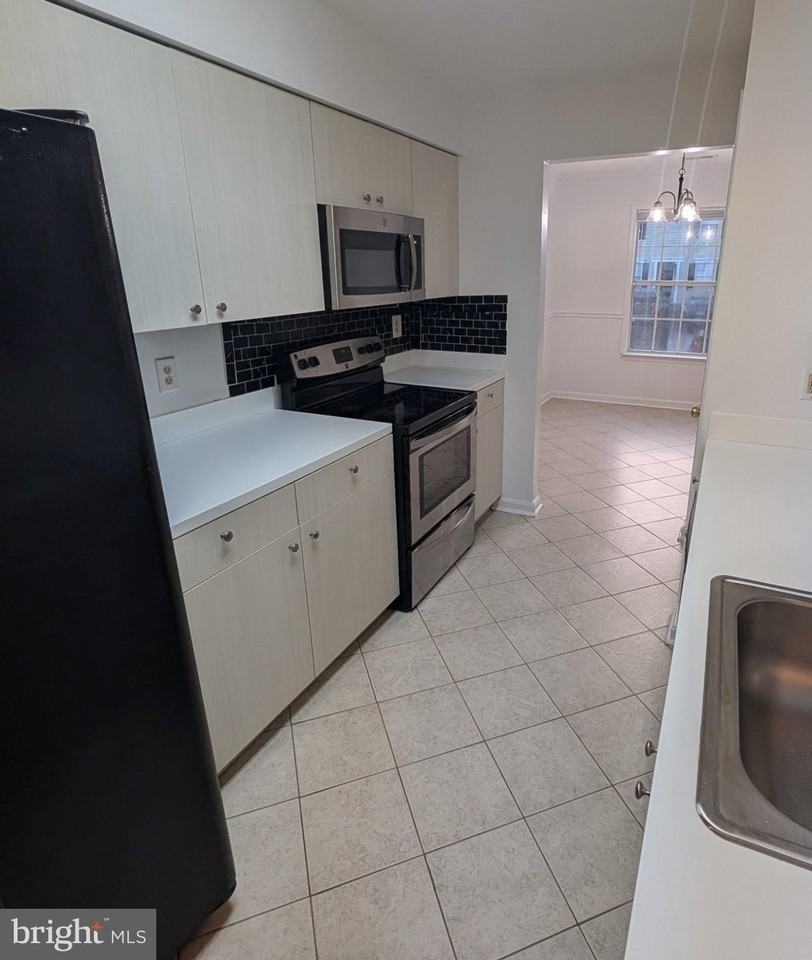702 Wind Ridge Dr - Photo 4 of 17