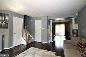 203 Backridge Ct - Photo 2 of 3