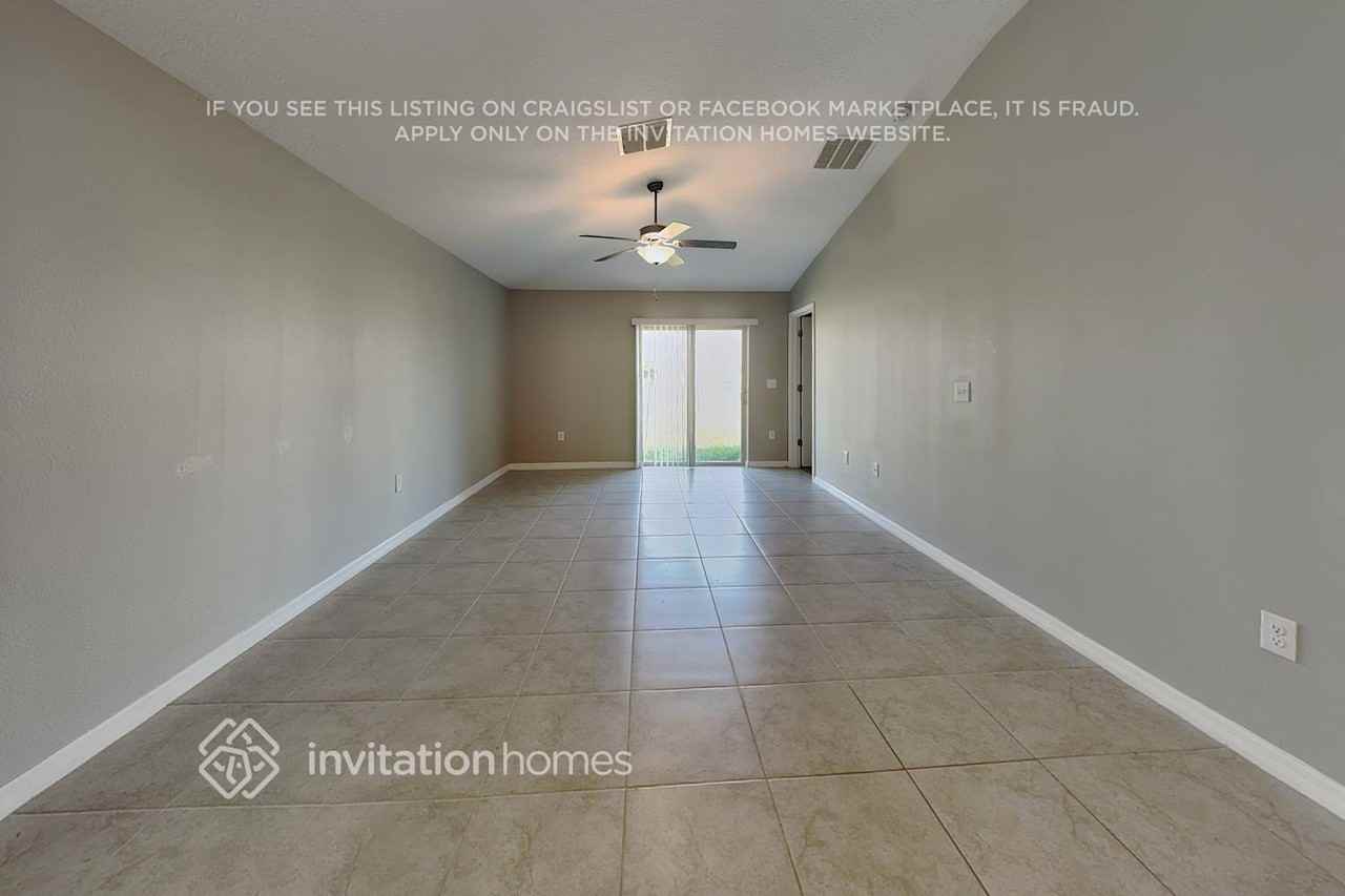 15519 Miller Creek Dr - Photo 3 of 18