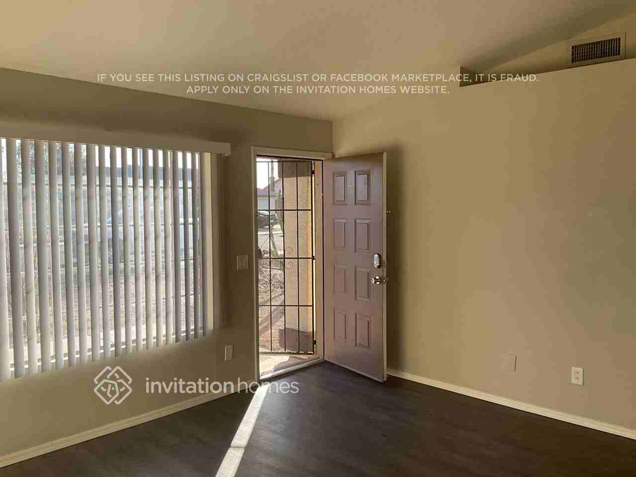 8632 W Townley Ave - Photo 2 of 10