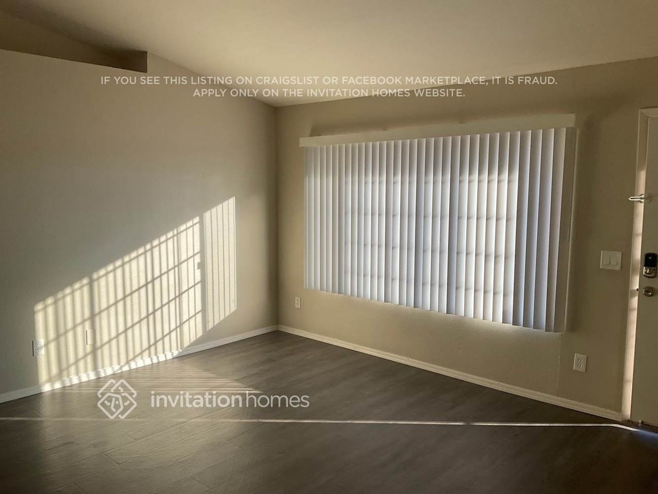 8632 W Townley Ave - Photo 3 of 10