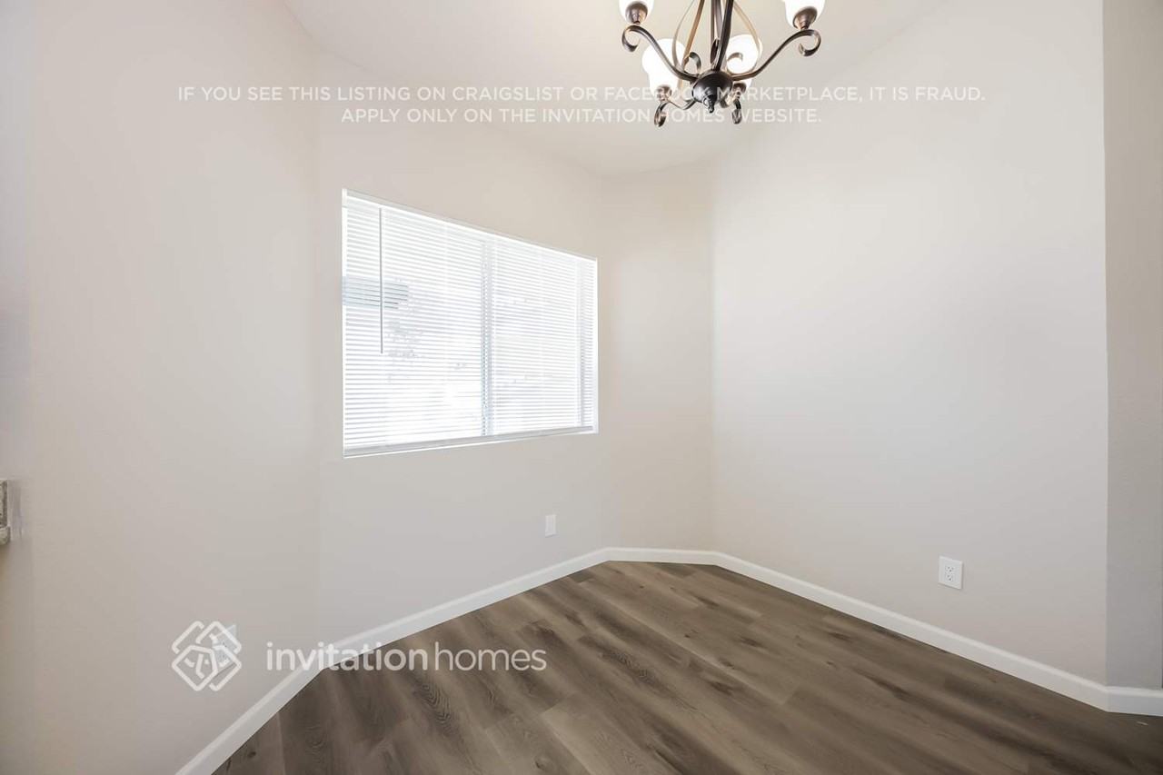 10212 N 88th Dr - Photo 5 of 16