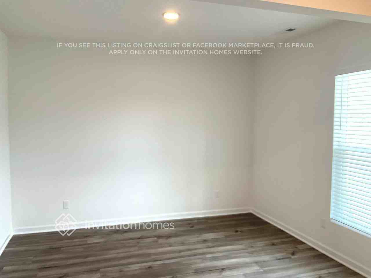 3816 Lantern Ln - Photo 3 of 23