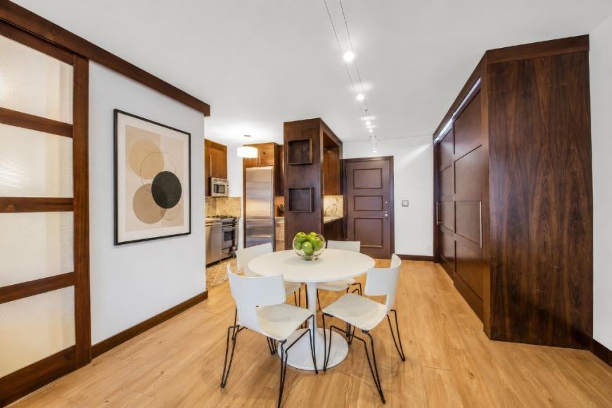 117 E 57th St