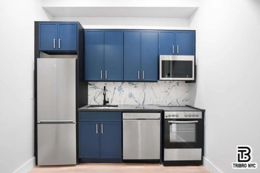 141 Meserole St - Photo 2 of 5