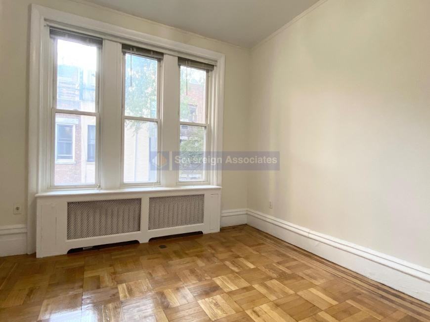 306 W 107th St - Photo 7 of 10