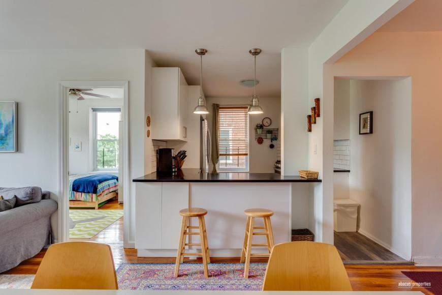 715 Ocean Pkwy - Photo 3 of 10
