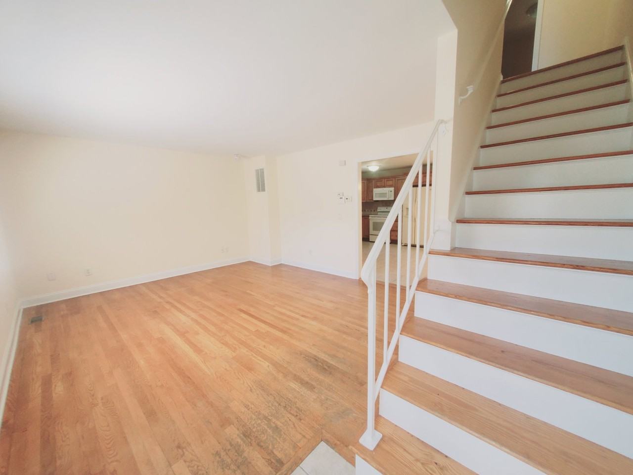 119 Highview Ave #2 - Photo 4 of 8