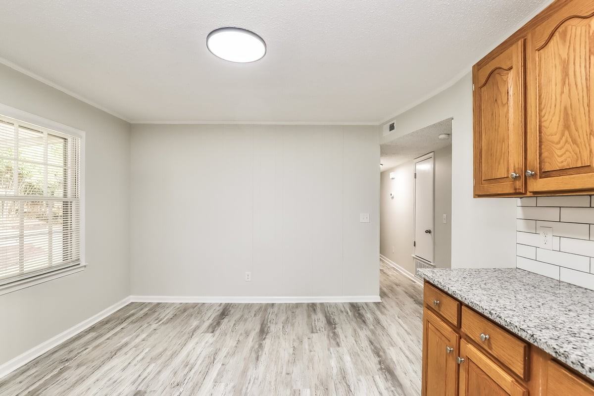 5401 Bayberry Ln - Photo 5 of 15