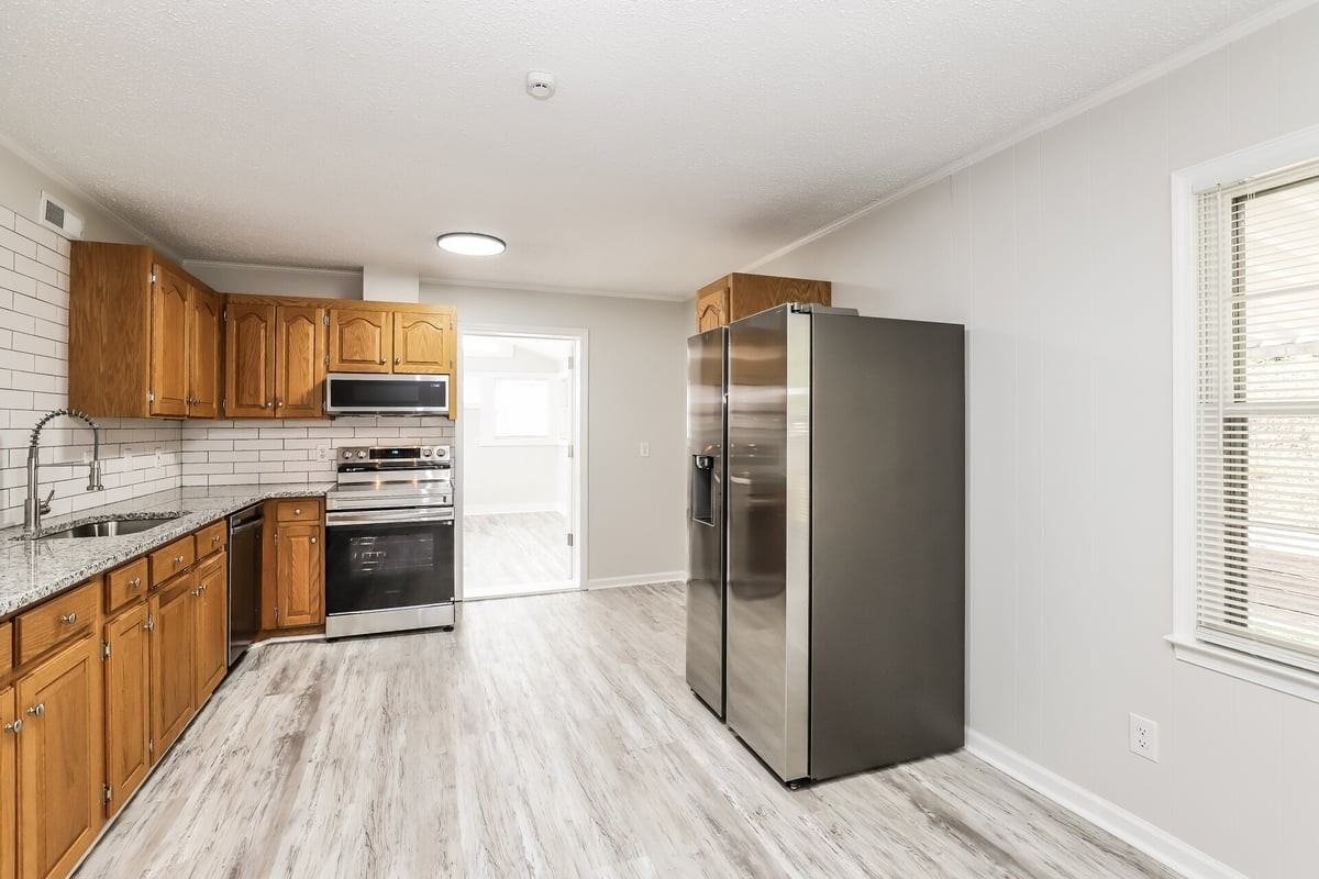 5401 Bayberry Ln - Photo 3 of 15