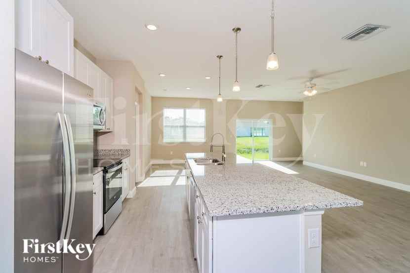 2787 Foster Rd Se - Photo 5 of 16