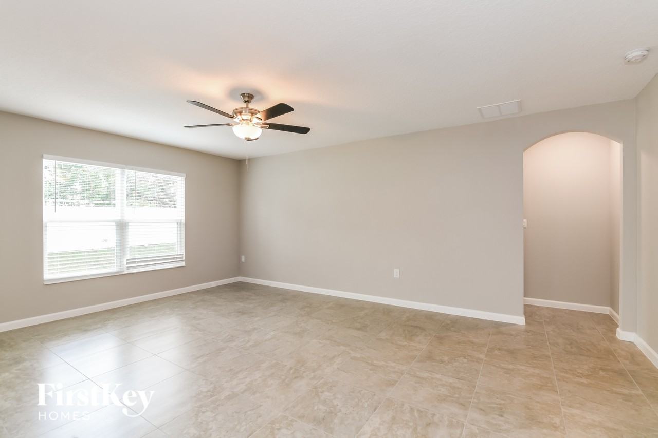 449 Earheart Dr - Photo 3 of 15