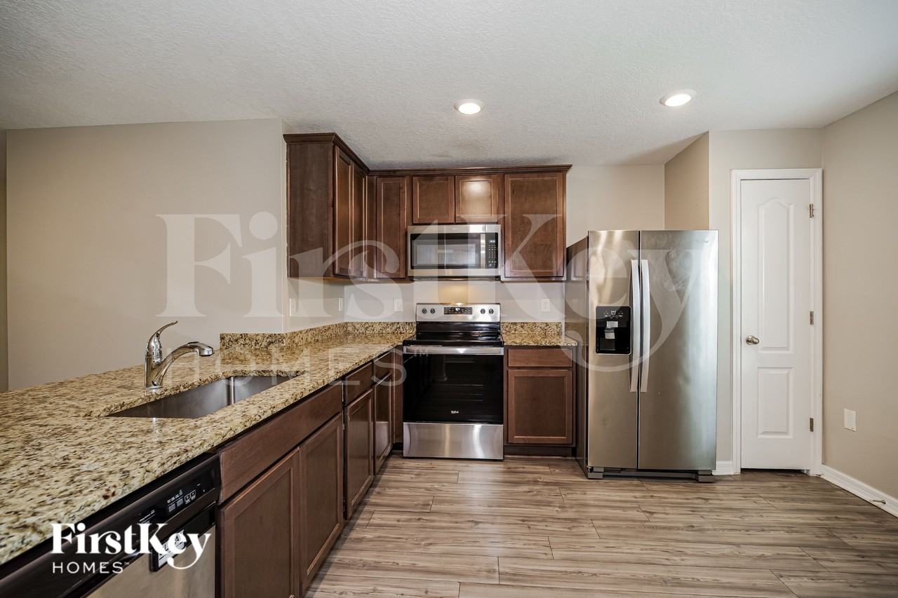 280 Edgevale Rd Se - Photo 5 of 19