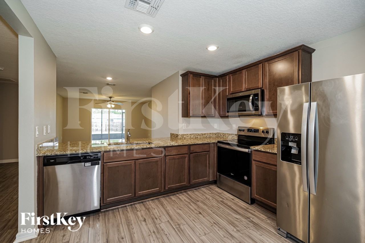 280 Edgevale Rd Se - Photo 6 of 19