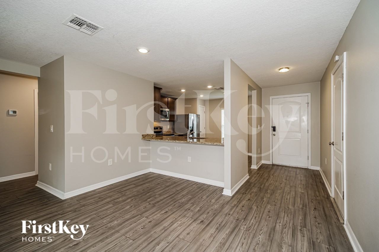 280 Edgevale Rd Se - Photo 7 of 19