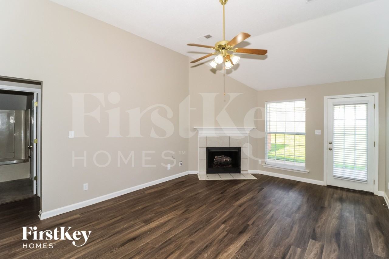 1060 Mossy Knoll Dr - Photo 3 of 15