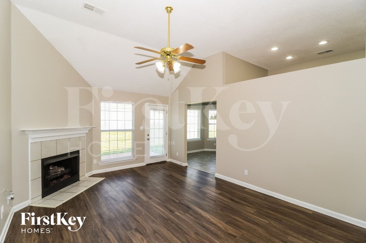 1060 Mossy Knoll Dr - Photo 4 of 15