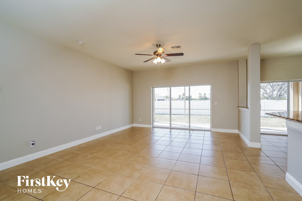 1720 Nw 9th Ter - Photo 2 of 15