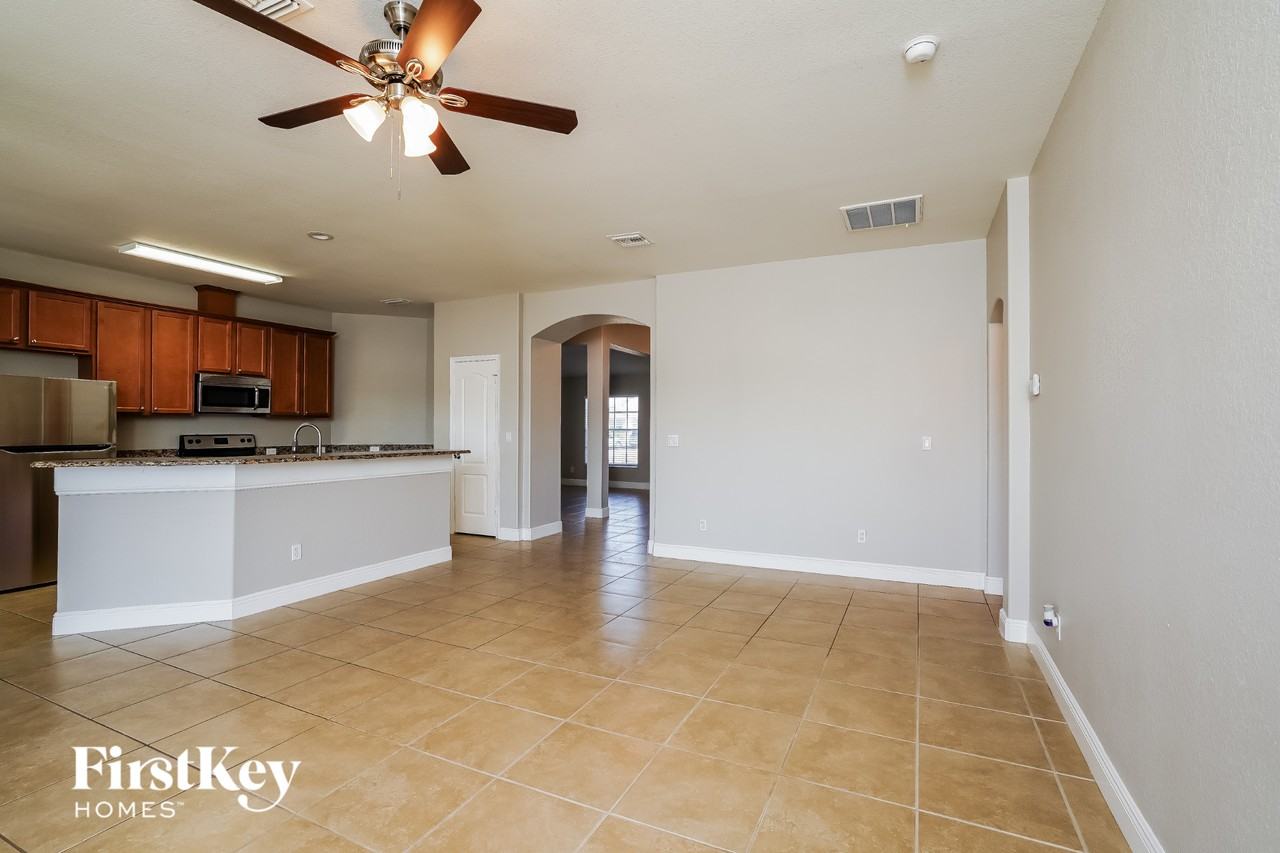 1720 Nw 9th Ter - Photo 3 of 15