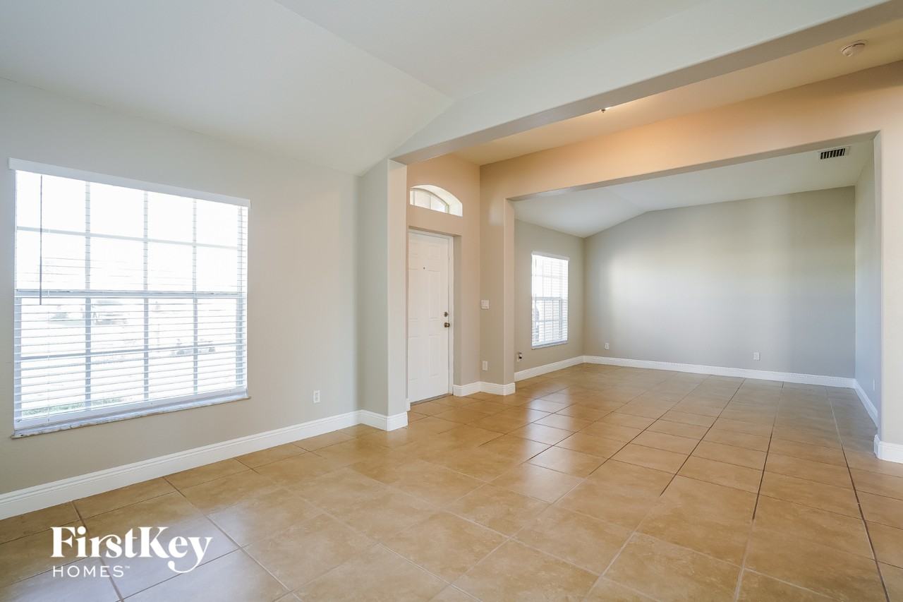 1720 Nw 9th Ter - Photo 6 of 15