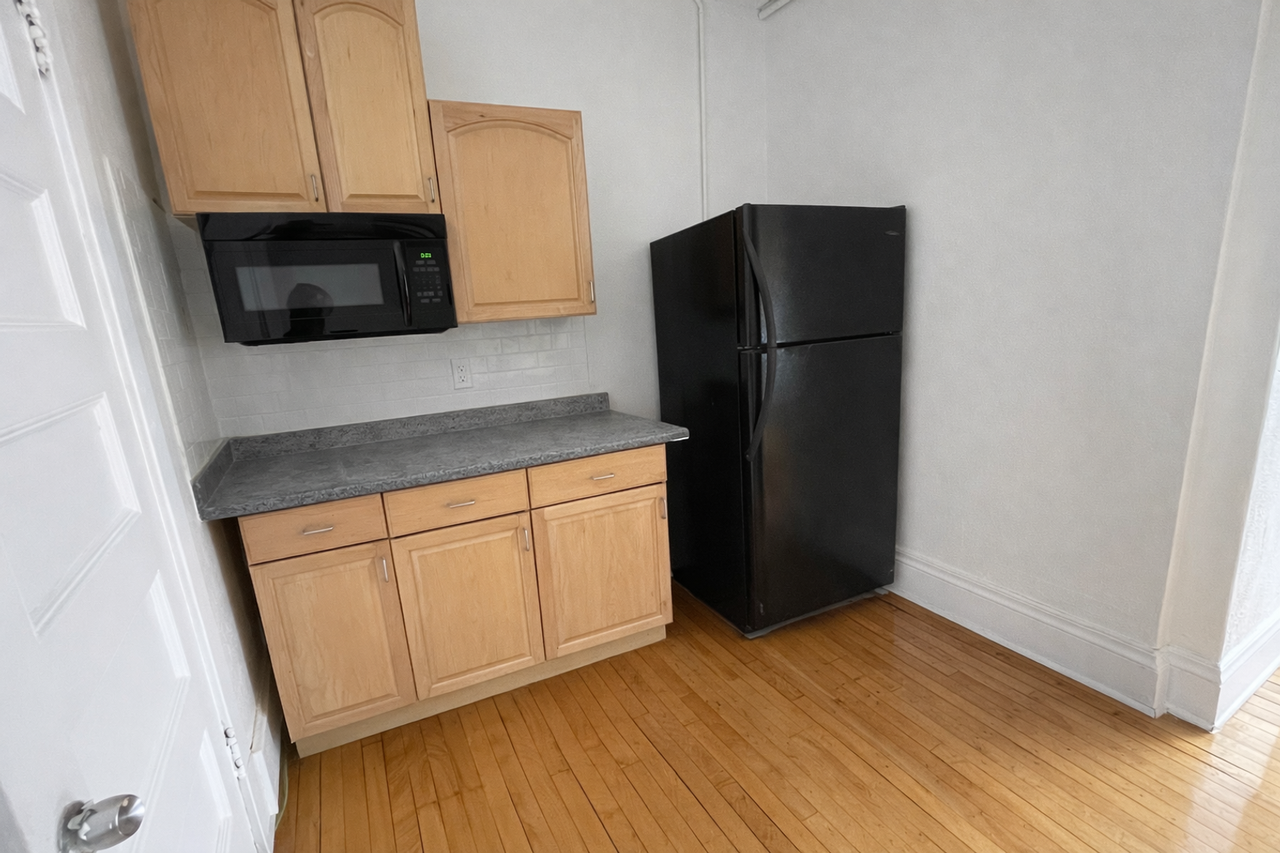 812 4th St SE - Photo 6 of 12