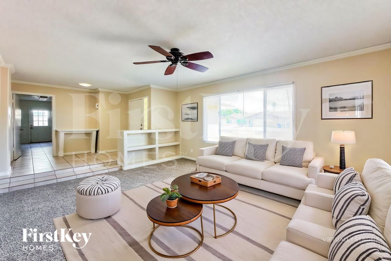 813 E Todd Dr - Photo 4 of 19