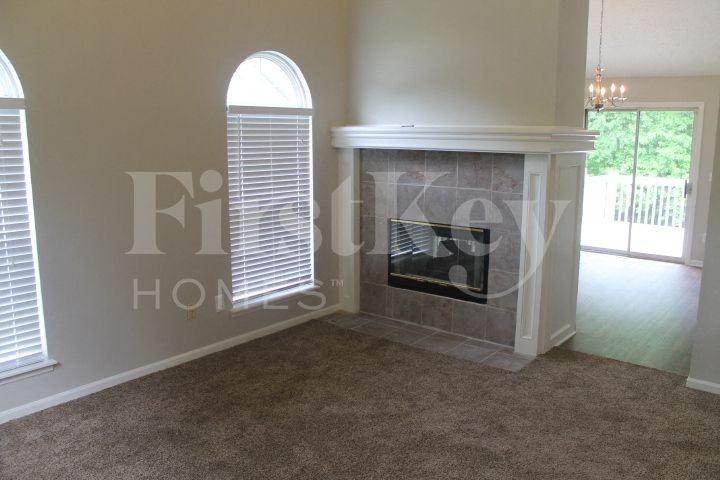 619 N Crest Dr - Photo 3 of 20