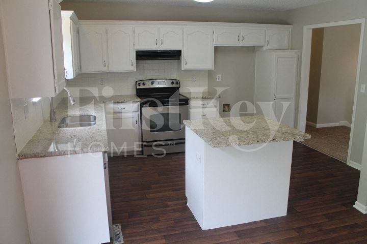 619 N Crest Dr - Photo 4 of 20