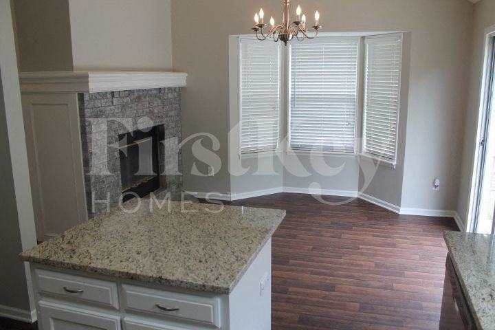 619 N Crest Dr - Photo 5 of 20