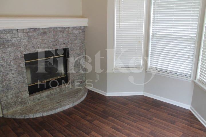619 N Crest Dr - Photo 6 of 20