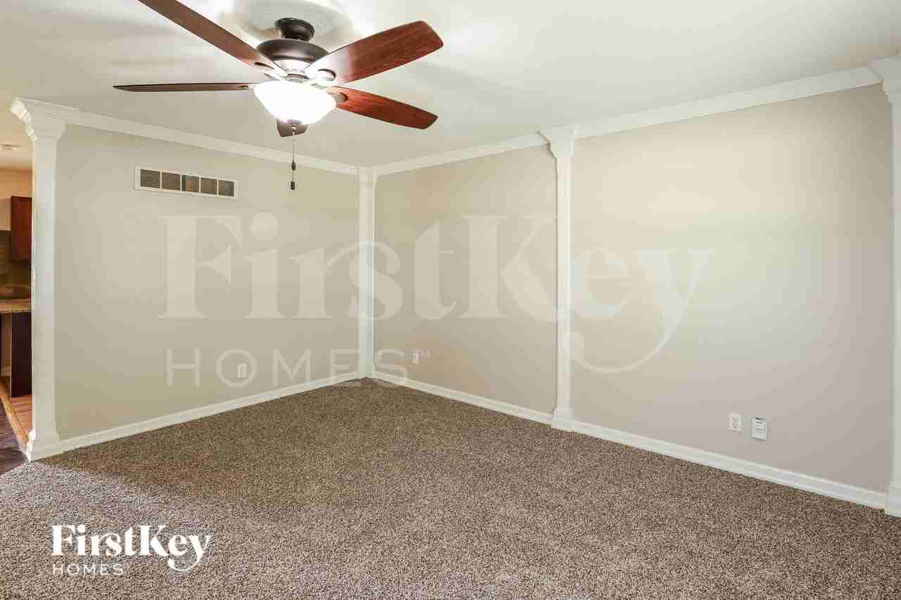 4800 N Wallace Ave - Photo 3 of 19