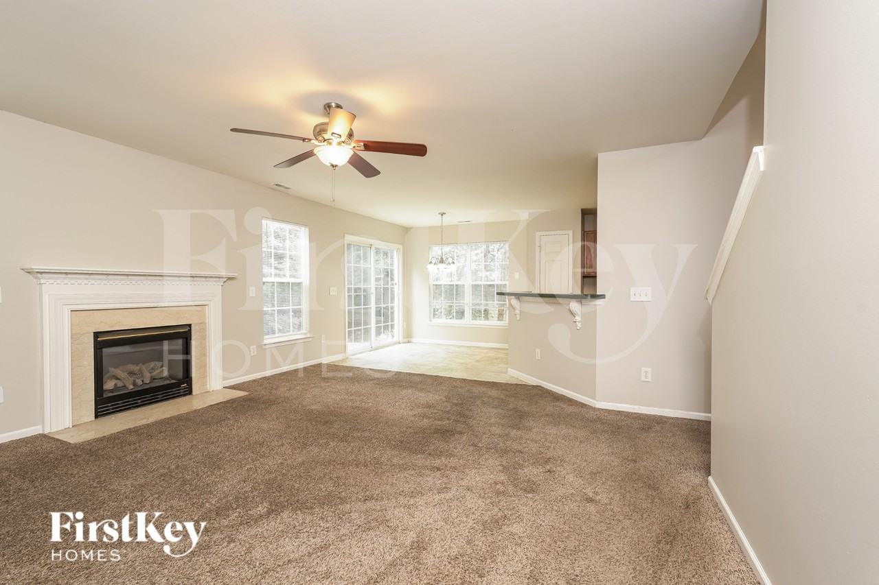 3760 Thornaby Cir - Photo 2 of 19